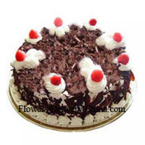 1/2 Kg Magnifica Black Forest Cake